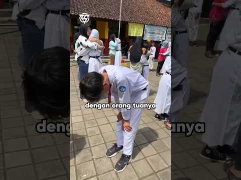 Siswa Ini Rayakan Kelulusan Tanpa Kehadiran Orang Tua😥