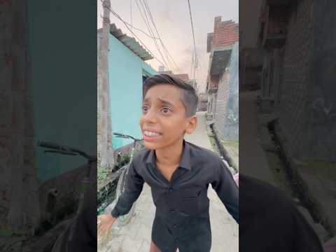 ये बच्चा इतना पानी क्यों पी रहा है😱😱#motivation #inspiration #islamicvideo #viralvideo #shotsfeed