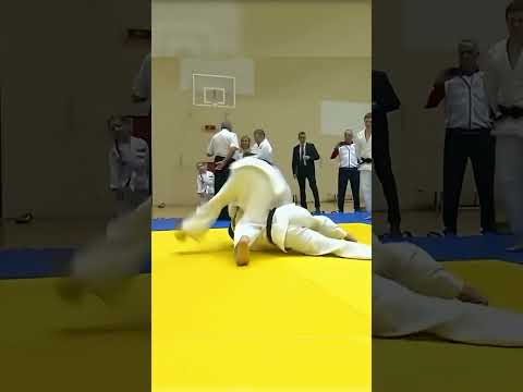 #putin #lider #presidente #rusia Putin training hard in judo.