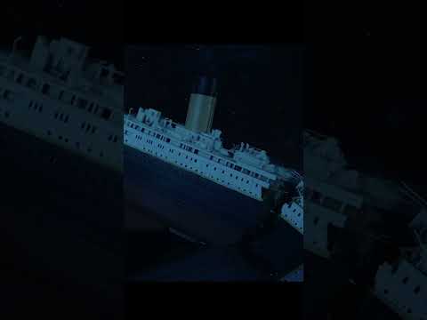 🎬Miniature Titanic splits and sinks like Cameron movie 🎥#behindthescenes #vfx #filmmaking #titanic