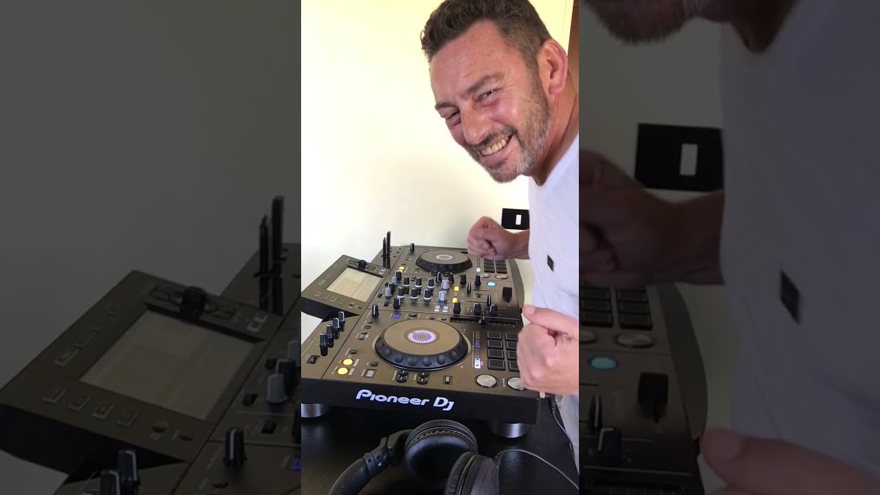 DJ MAURO