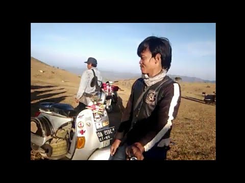 Siapa bilang vespa tidak bisa naik gunung