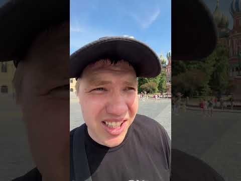ДЕРЕВЕНСКИЙ В МОСКВЕ #shorts
