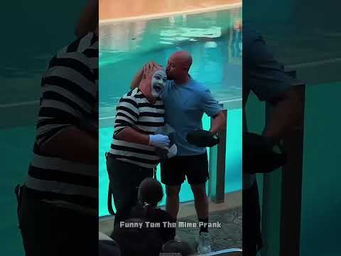 Tom The Mime Prank#tomthemime #mime #mimeartist #fyp #bestreactionprank #funvibes #lol