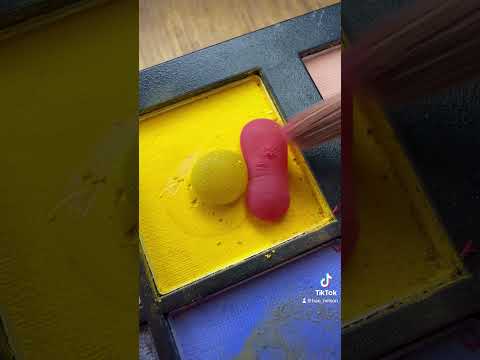 Mixing a pink droplet with a yellow droplet🫧✨🥰
