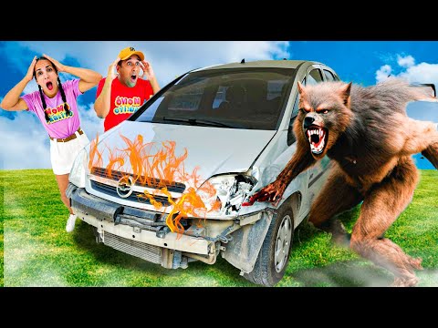 🐺 LOBISOMEM FURIOSO DESTRUIU TODO O NOSSO CARRO! 😨🚗 História de Lobisomen