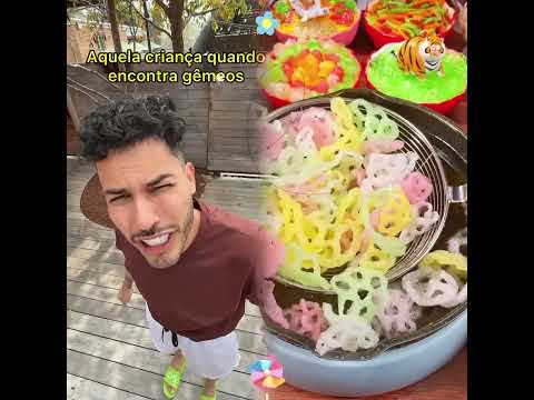 A criança tá até agora tentando entender quem é um e quem é outro! 😂😂😂 #humor #criancas #gemeos