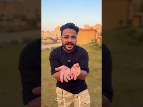 طفل يحب كورة القدم