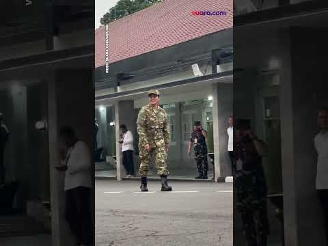 Gagahnya Menkeu Sri Mulyani Kenakan Seragam Militer
