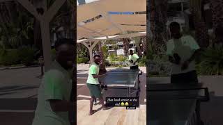 Wilfred Ndidi, masa tenisi oynuyor. #shorts