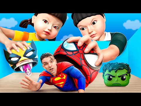 Superherosi Nauczyli się Ekstremalnego Kamuflażu, żeby Uciec Przed Lalką z Gry w Kalmara!
