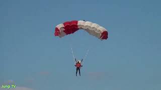 Fallschirm Show in Seenachtsfest Ripperswil - Jona & Interlaken / Parachute Show