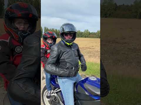Une sécurité pour les enfants en moto