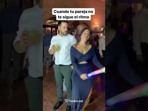 Cuando tu pareja no te sigue el ritmo... #shorts #bodasnet #pareja #novios #novias #baile #perreo