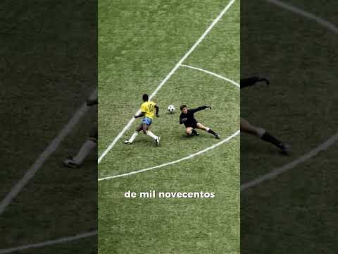 Por que a BOLA de futebol é PRETA e BRANCA? ⚽️