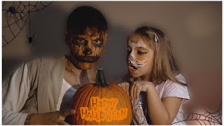 A KISHÚGOM KÉSZÍTI EL A HALLOWEEN-I SMINKEM 🎃 || Szender Milán