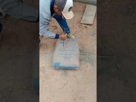 cách cắt đôi bao xi măng nhanh chóng #kiến_thức_xây_dựng #xây_dựng #chung_xây_dựng
