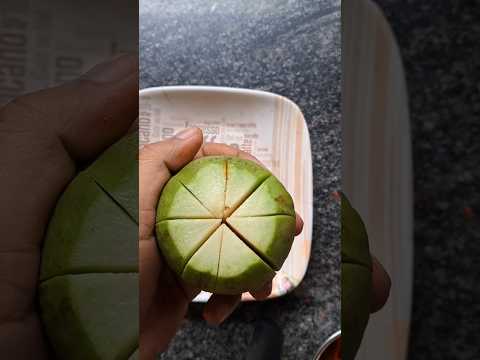 simpal cutting skill for Guava fruit (spicy) #amazing #shortvideo #shate