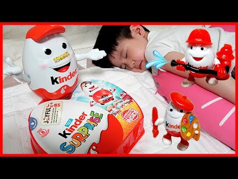 킨더조이 인형이 선물을 가져온 이유는? 킨더 서프라이즈 에그 알까기 보드게임 장난감 놀이 킨더 인형 치료해주고 선물 받기 뉴욕이랑 놀자 NY Toys