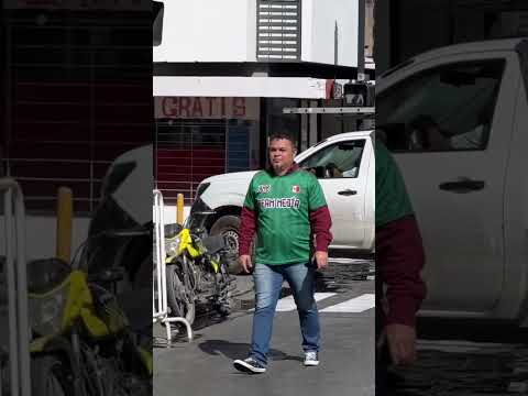 PRI en Coahuila intentó bloquearnos el paso en la marcha y los quitamos.