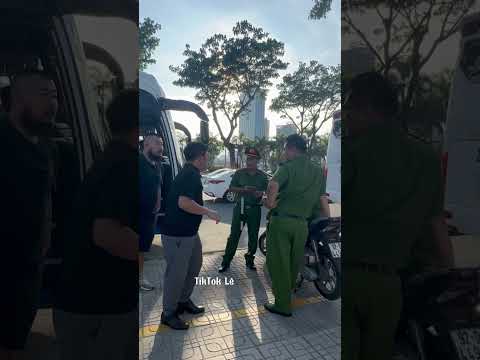 Hỏi đường mà mấy anh dễ thương , thân thiện quá chừng luôn..