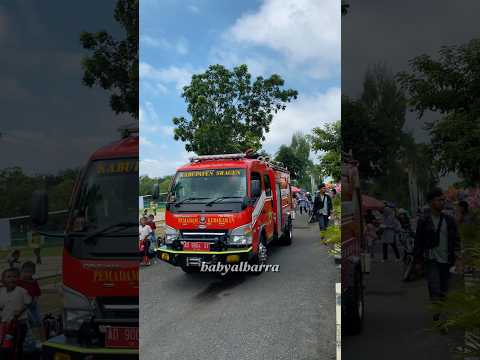 pemadamnya mundur mundur! #pemadamkebakaran #firetruck #firetrucksimulator #mobilpemadam #mainhujan