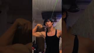 sleeper build? #gym #gains #aesthetic #physique #abs #fitnessmotivation #davidlaid #sleeperbuild