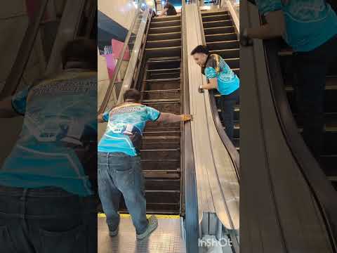 "HOW TO TEST ESCALATOR WITH NO STEP AND HAVE ANUASAL SOUND?