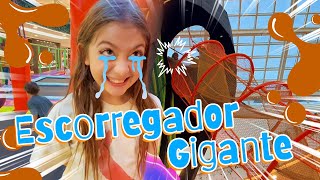 EU TENHO MEDO DO ESCORREGA GIGANTE