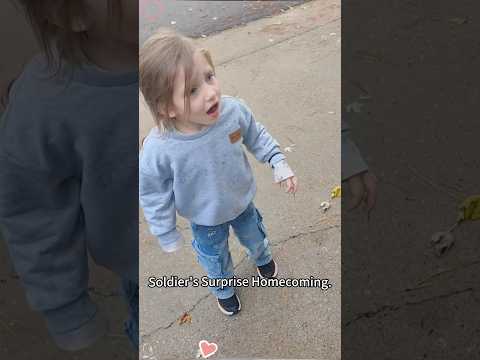 🥰Soldier coming home,this is the best gift for family#fouryou #fyp #surprie #soldier #reunion