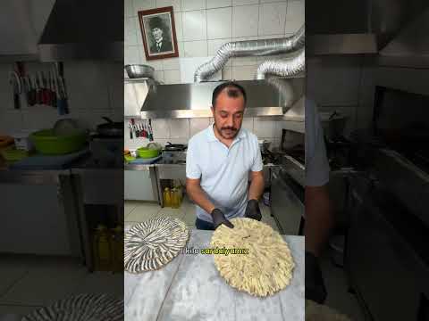 Karşıyaka’da tertemiz bir balıkçı. Reklam