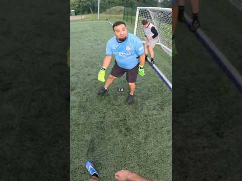 The goalkeeper reaction made me cry😂🙏