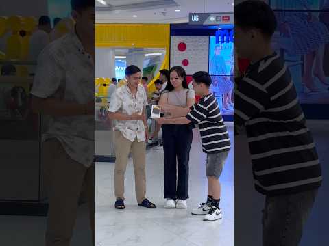 Cowoknya lebih memilih hp dari pada pacarnya😂 #prank #viral