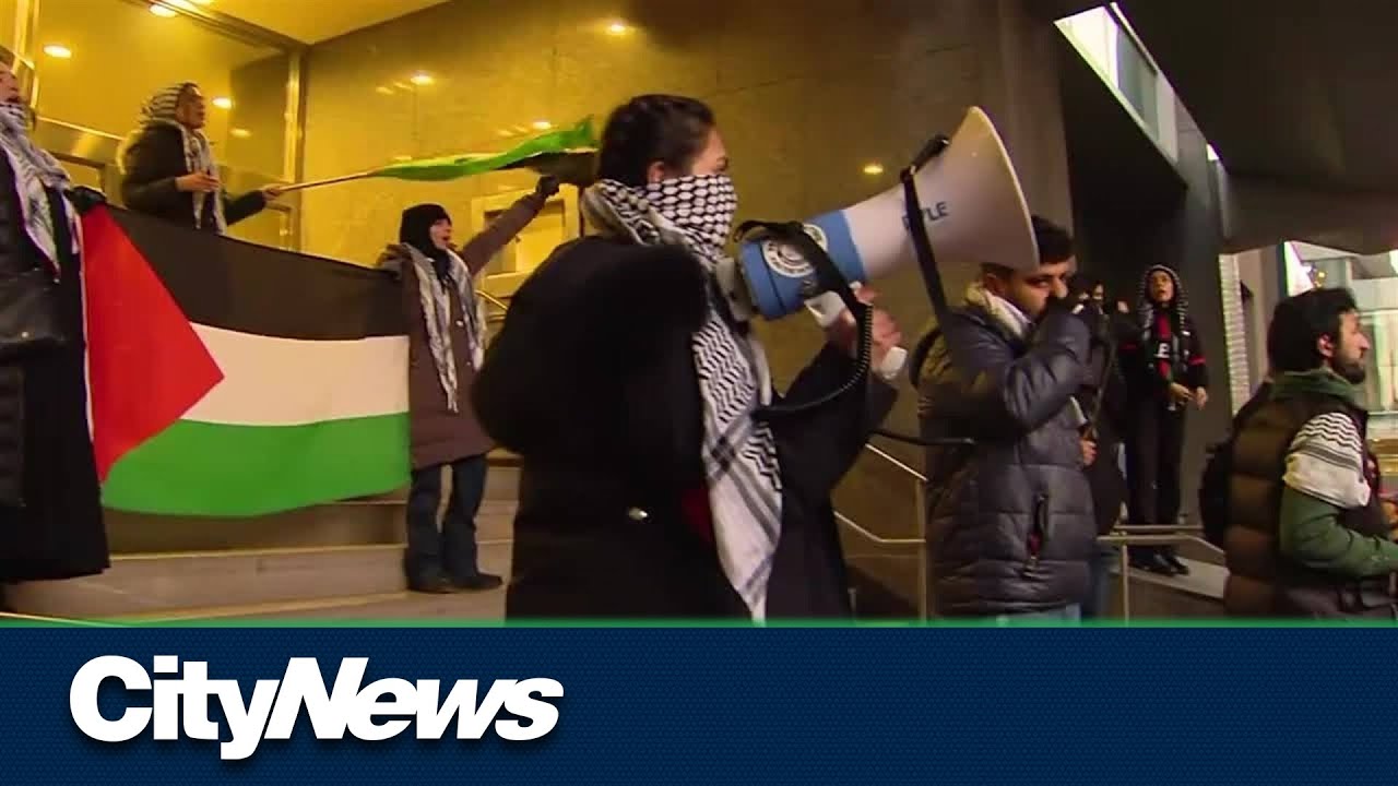 Toronto police increase presence along hospital row after pro-Palestinian protest
