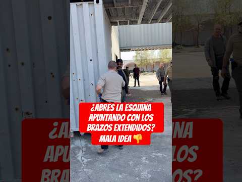 ¿Abres la esquina apuntando con los brazos extendidos? Mala idea 👎