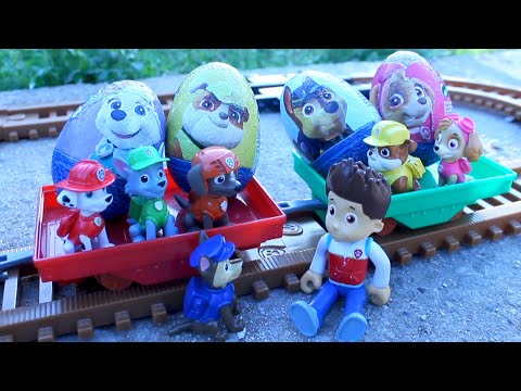 PATRULLA CANINA y el TREN de los HUEVOS GIGANTES! juguetes PAW PATROL toys train PATRULLA CACHORROS