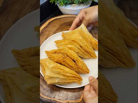 kya aapko pata hai?? ki aap sirf 10 min me hi ghar par aloo puff patties bana sakte hai😋😋#shorts