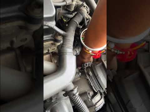 gear shifting problem in car || gear slip to neutral #gearbox #a2zcarservice  #youtubeshorts