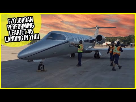 Lovely Hand Flying! Captain Antoine and F/O Jordan performing Learjet 45 Landing in YHU! [AirClips]