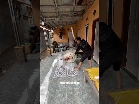Cewek cantik dikejar can macanan bapaknya ngamuk bawa pedang