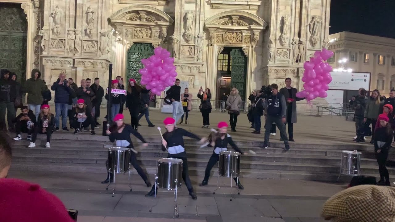 Catlike Mood - Acrobatic Drum Dance