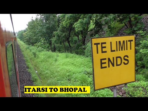 Diverted Kerala Konkan Train On Itarsi Hoshangabad Bhopal Route Negotiates Monsoon Green Budni Ghats