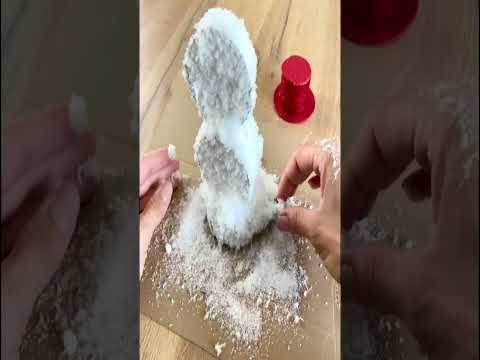 Pupazzo di neve con una pigna ⛄❤️