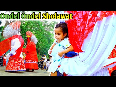 Ondel Ondel Betawi Sholawatan Gendong Anak Kecil Lucu