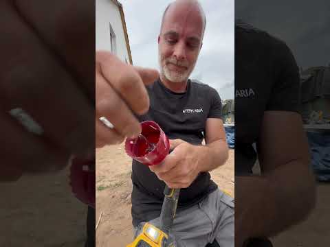 Comment débloquer sa scie cloche sans l’abîmer en prenant un tréteau oui une autre 😉