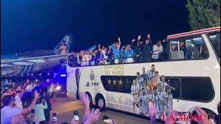 La Mosca recibiendo a los Campeones del mundo en Ezeiza Bs As- Argentina