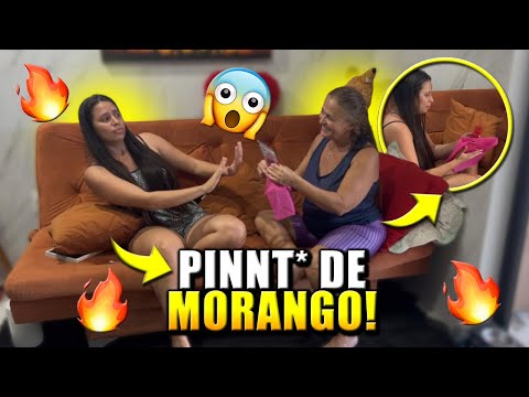 ME DERAM UM PRESENTE DE MORANGO PARA USAR COM TATIANE