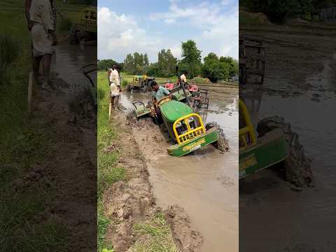 John Deere 4wd tractor stuck #shorts #trending #tractor