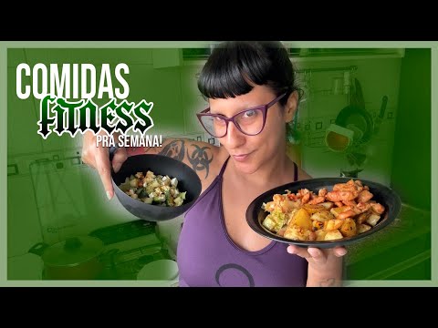 gótica preparando COMIDAS fitness (?)  | hambúrguer saudável, refletindo sobre cultura fitness