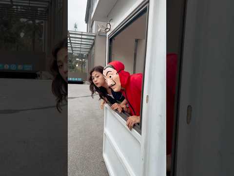 Money Heist vs Police 29 #moneyheist #parkour #police #escape #shorts #cpro98